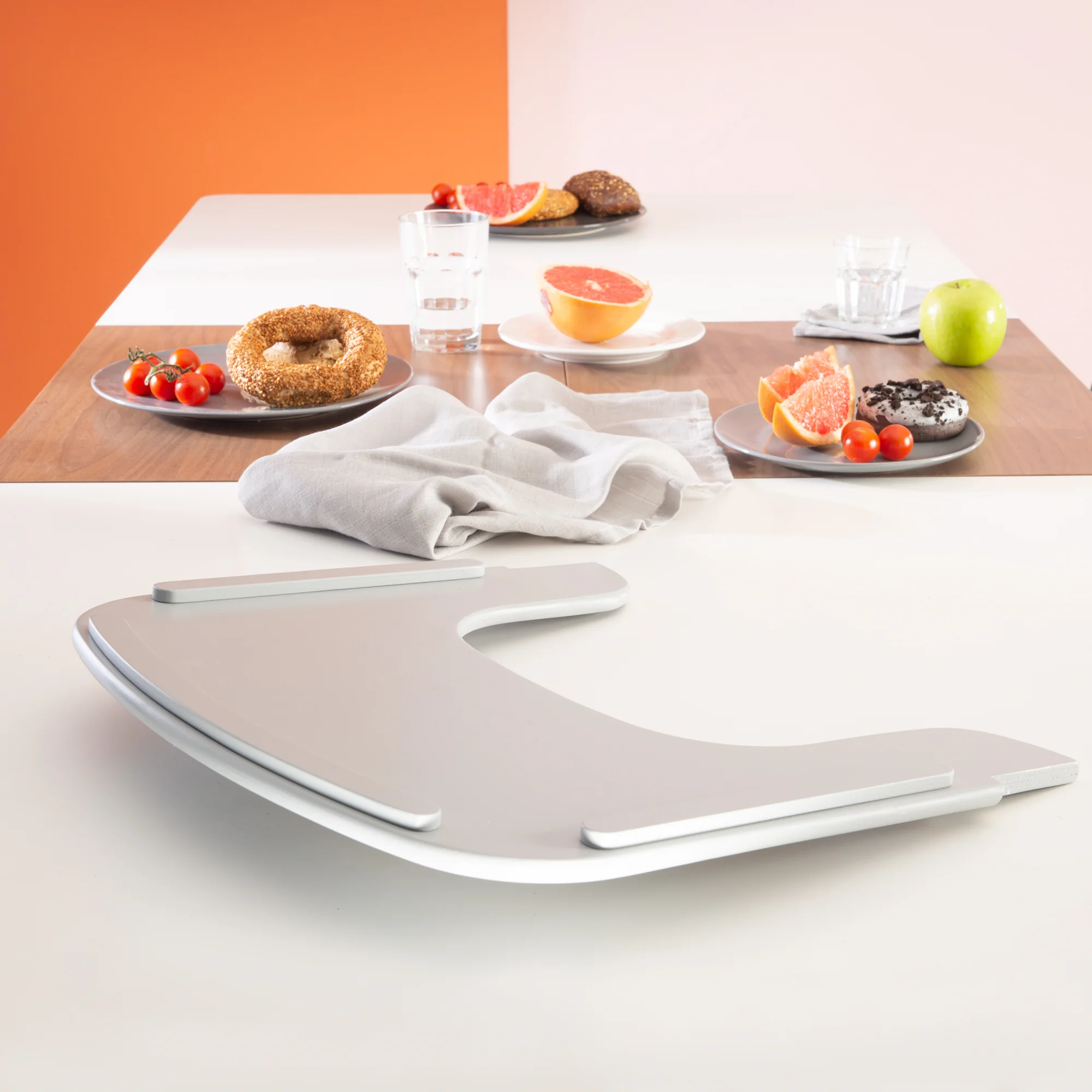 Essbrett für 'Sit Up Flex' - Kompatibel mit Gurtsystem & Auflagen - Holz taupe - Image 4