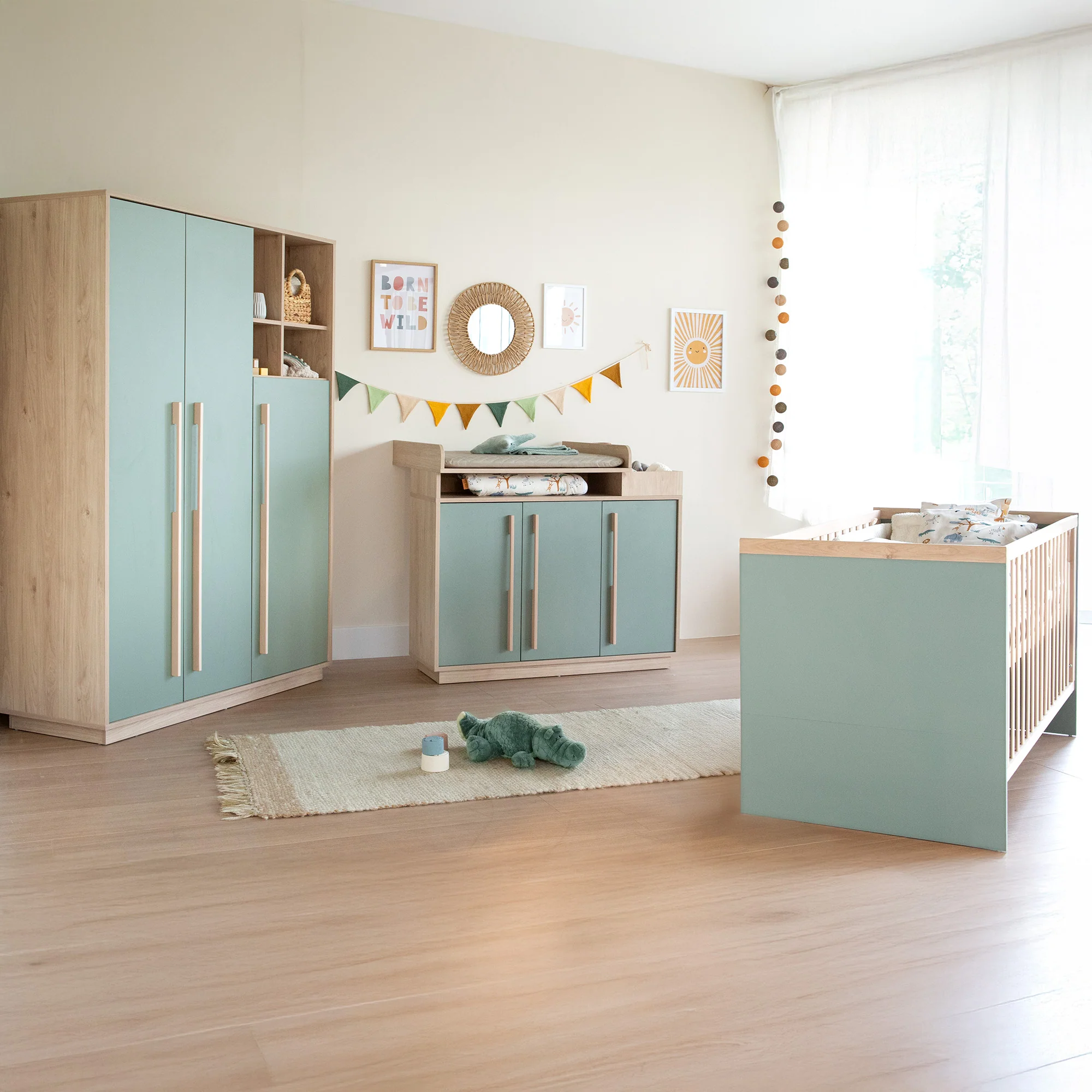 Babyzimmer 'Selva' 3-teilig - Offene Fächer & Soft Close - Reed Green / Virginia Chestnut - Image 2
