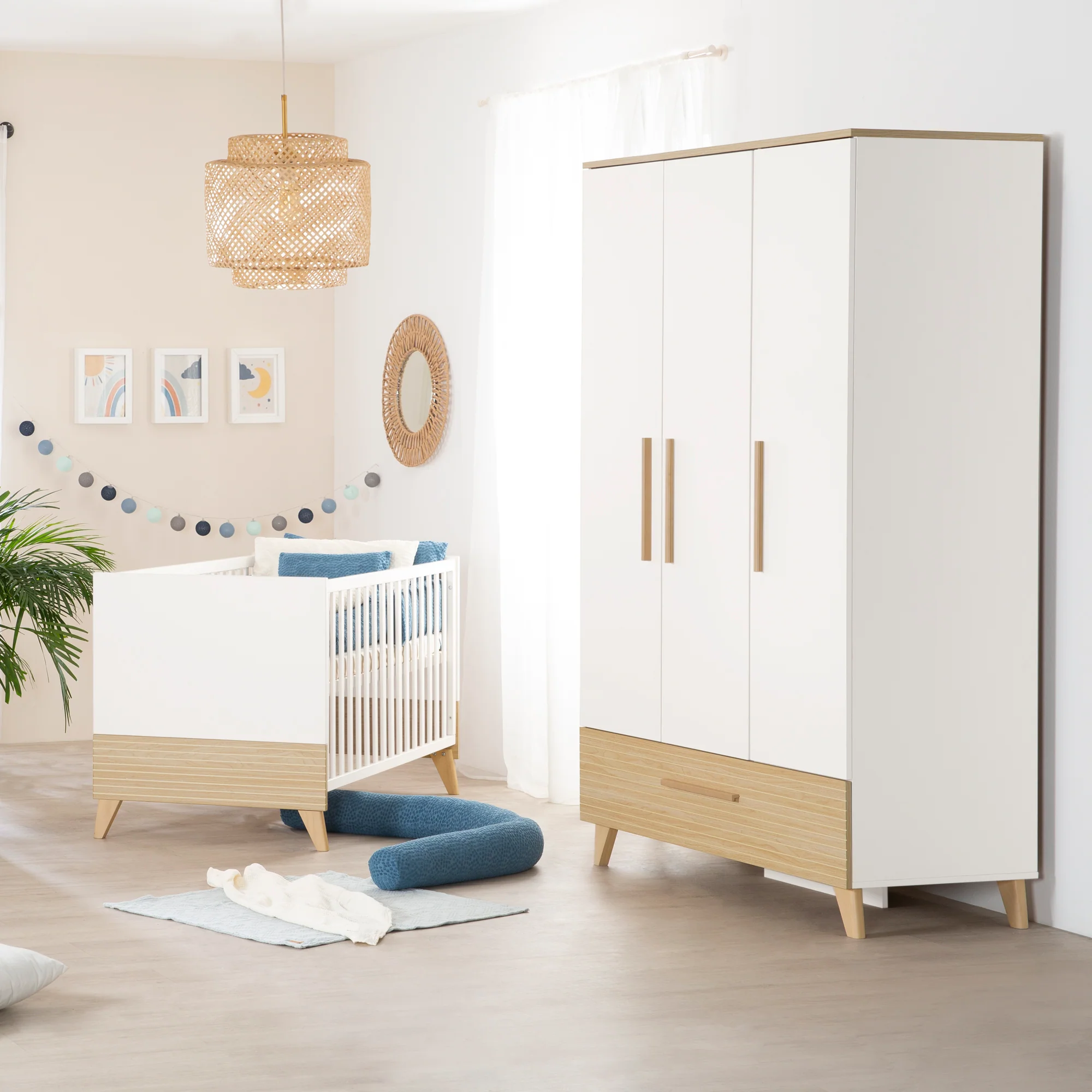 Babyzimmerset 'Theo' 3-teilig - Bett 70x140 + Wickelkommode + Kleiderschrank - Weiß / Eiche - Image 17