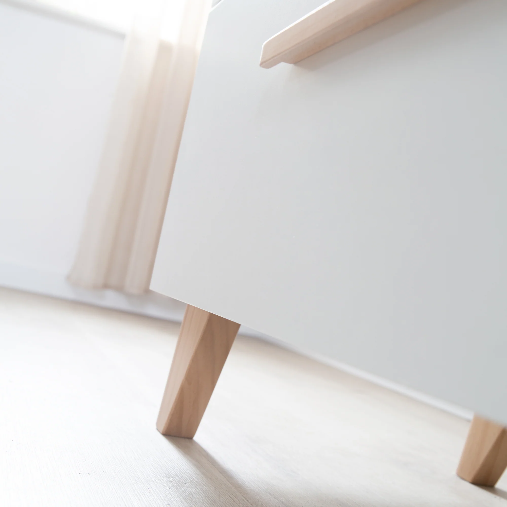 Möbelset 'Leon' 2-teilig - Kombi-Bett 70x140 cm & Wickelkommode - Weiß / Othello Eiche - Image 16
