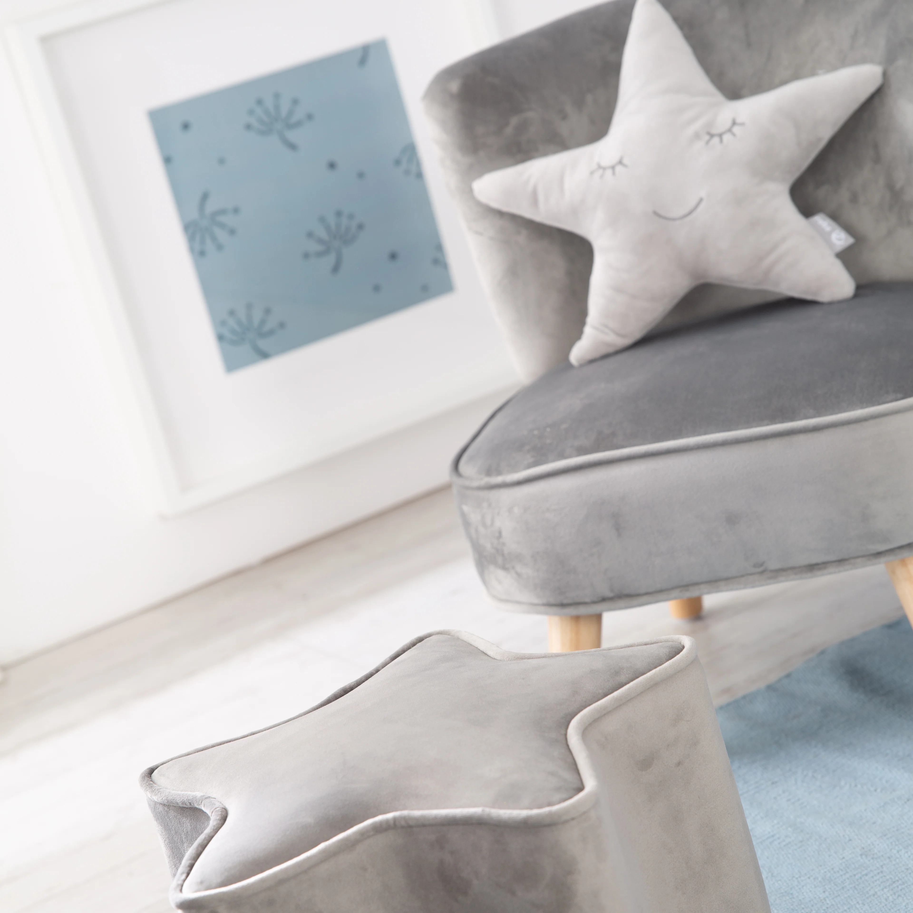 Bundle 'Lil Sofa' inkl. Kindersofa, Sternenhocker, Dekokissen Stern in silbergrau - Image 3