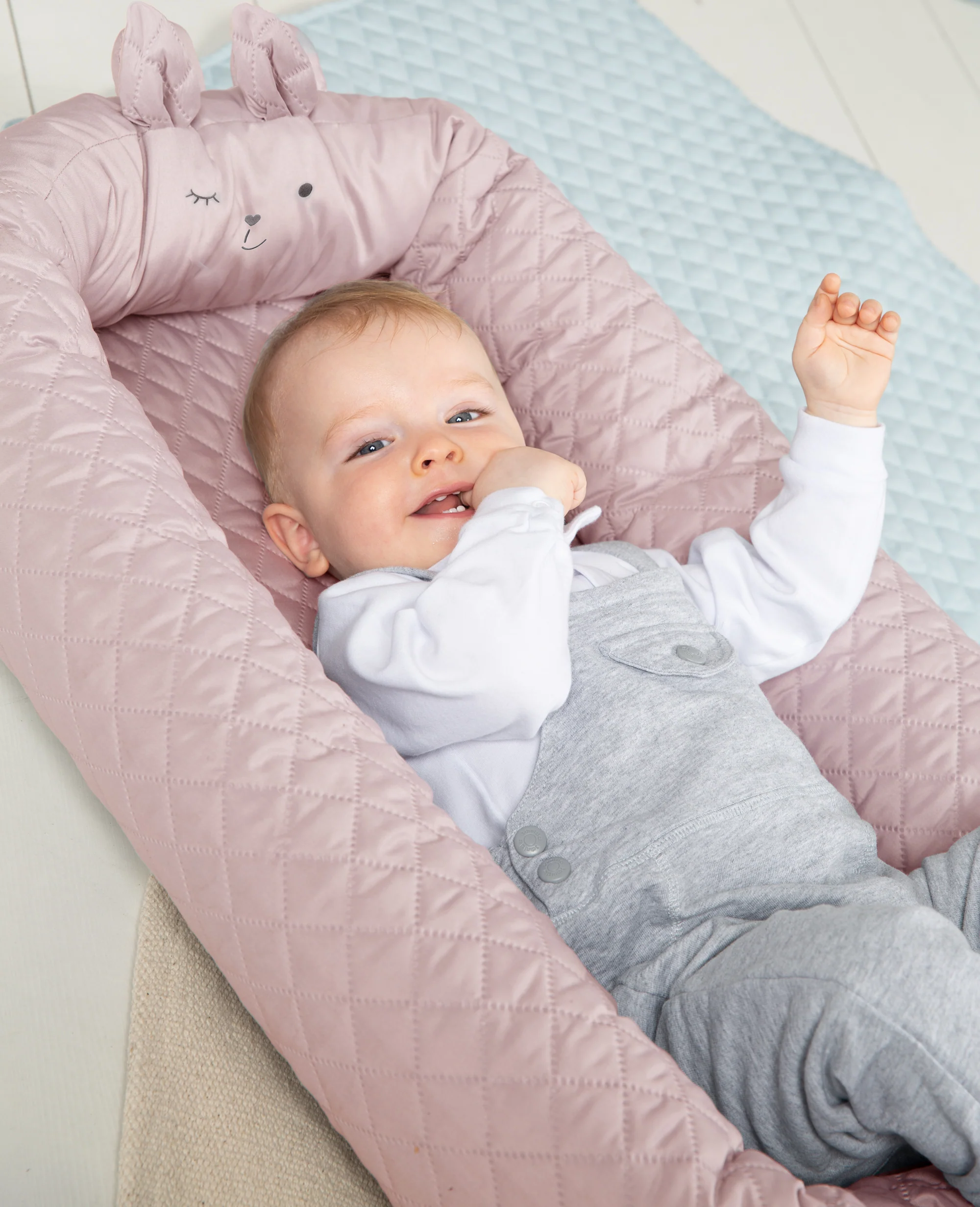 Babylounge 'roba Style' - Kuschelnest mit Häschen-Gesicht 'Lily' - Reisebett & Wickelauflage - Rosa - Image 7