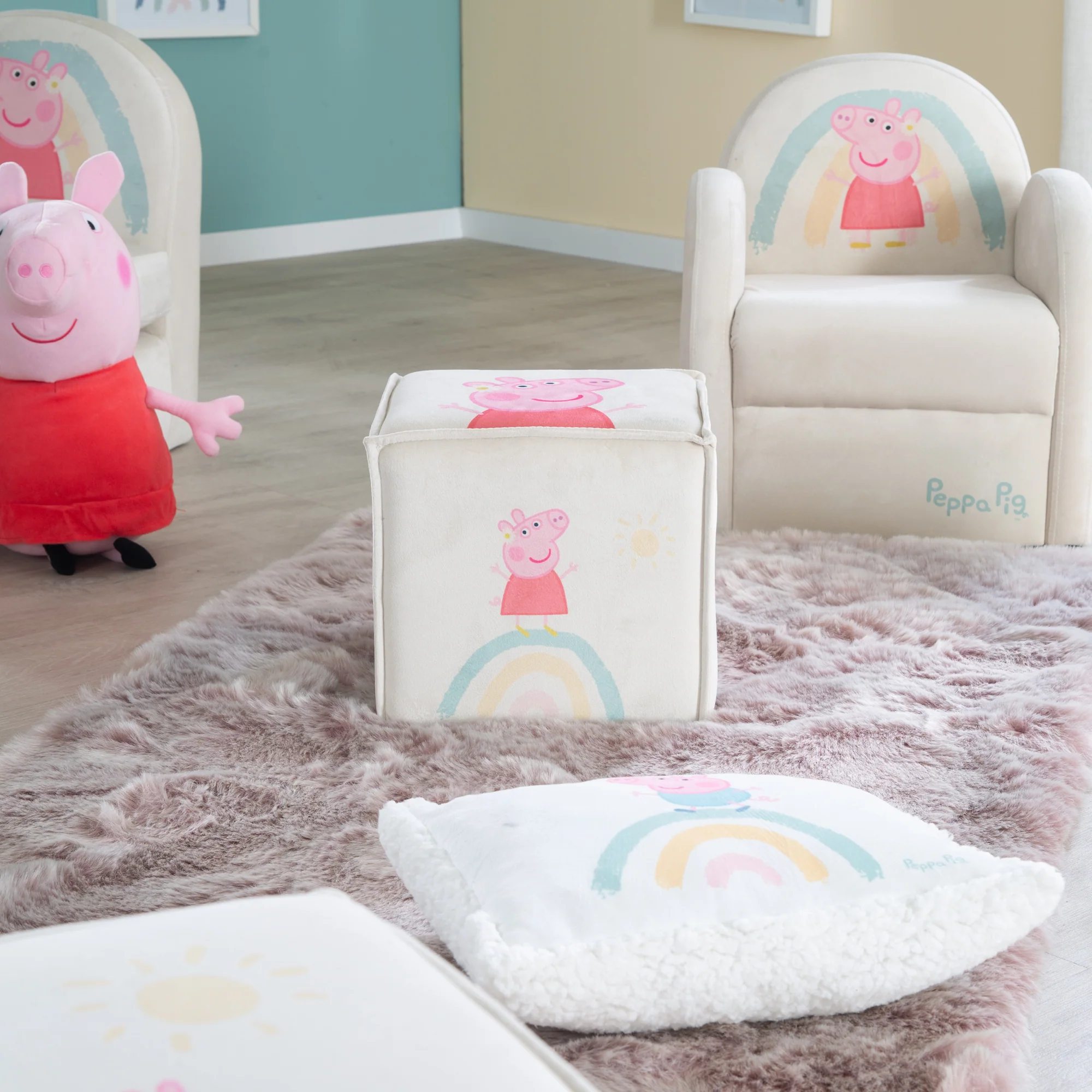 Kinderhocker 'Peppa Pig' in Würfelform - Samtbezug in Beige + Peppa Print - Image 5