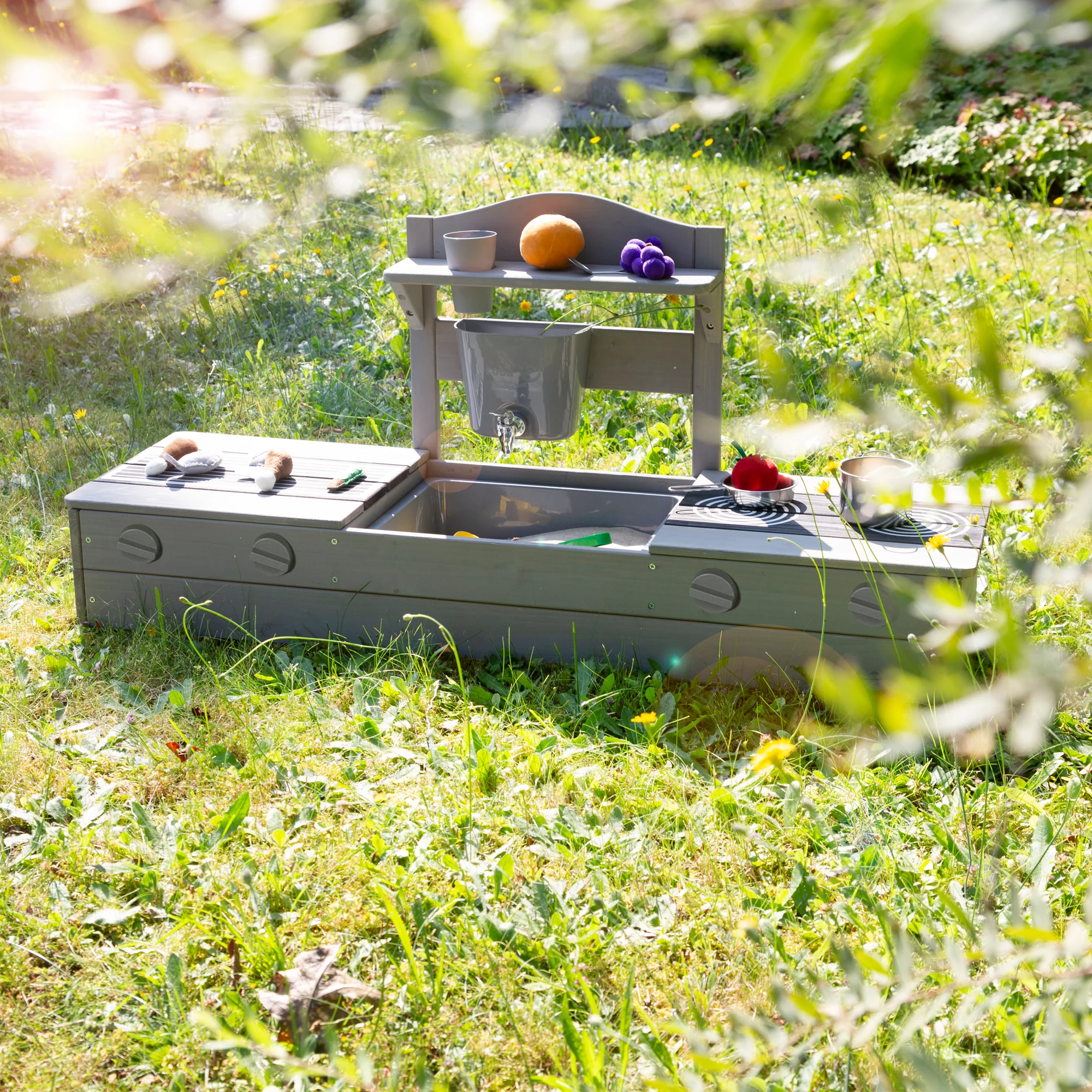 2in1 Balkonsandkasten & Matschküche - FSC®-zertifiziert - Grau lasiertes Massivholz - Image 11