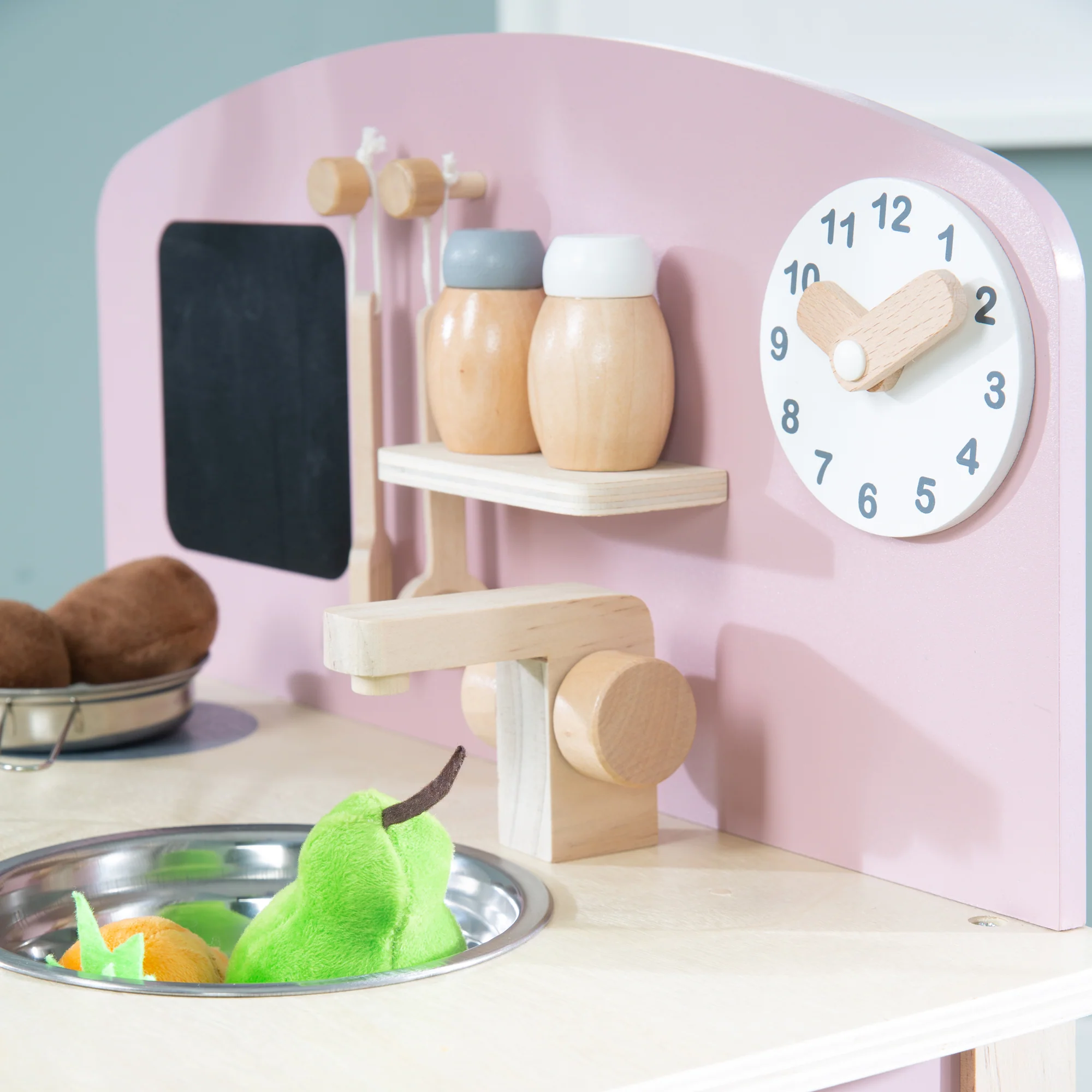 Spielküche weiß/natur/rosa mit 2 Kochstellen, Spüle, Wasserhahn & Zubehör - Image 7