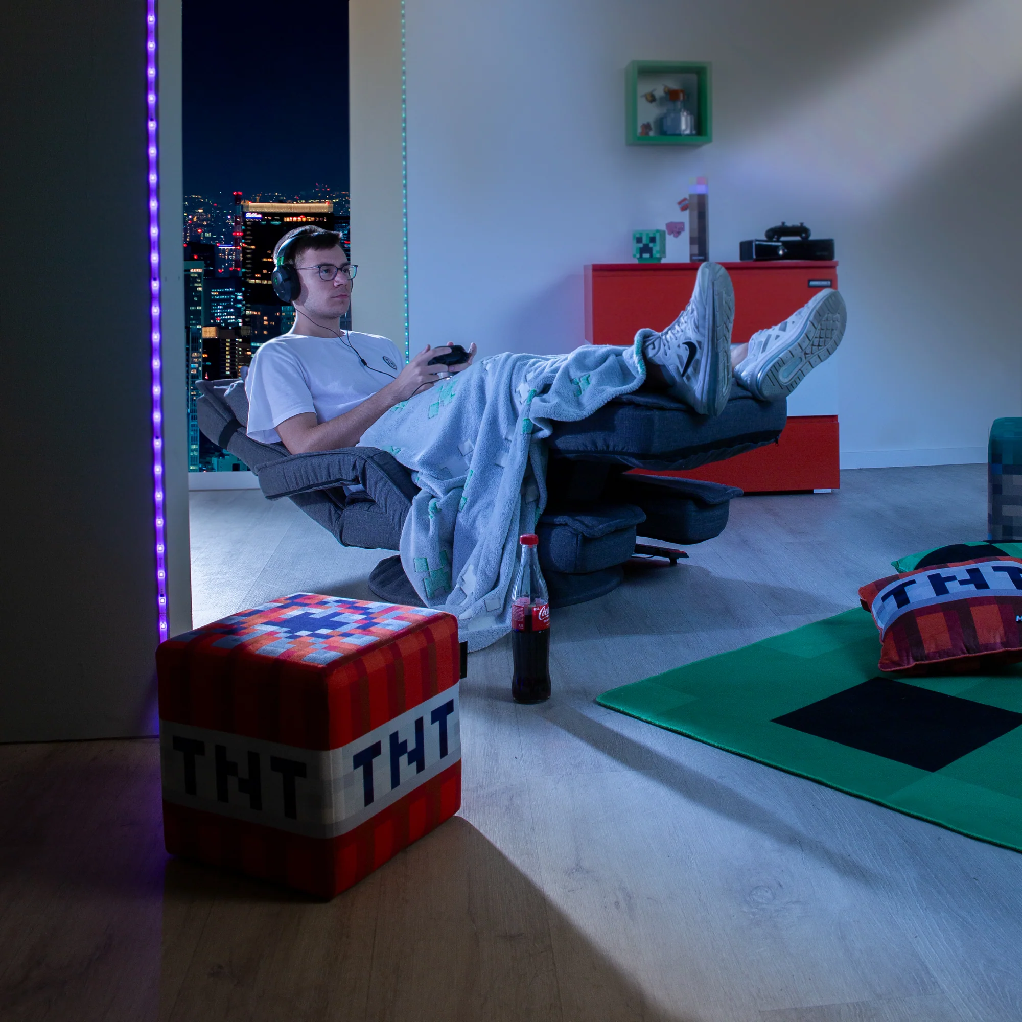 Gaming-Sessel 'Minecraft' mit Arm-, Bein- und Nackenstütze - inkl. Tastatur-Halterung - Image 21