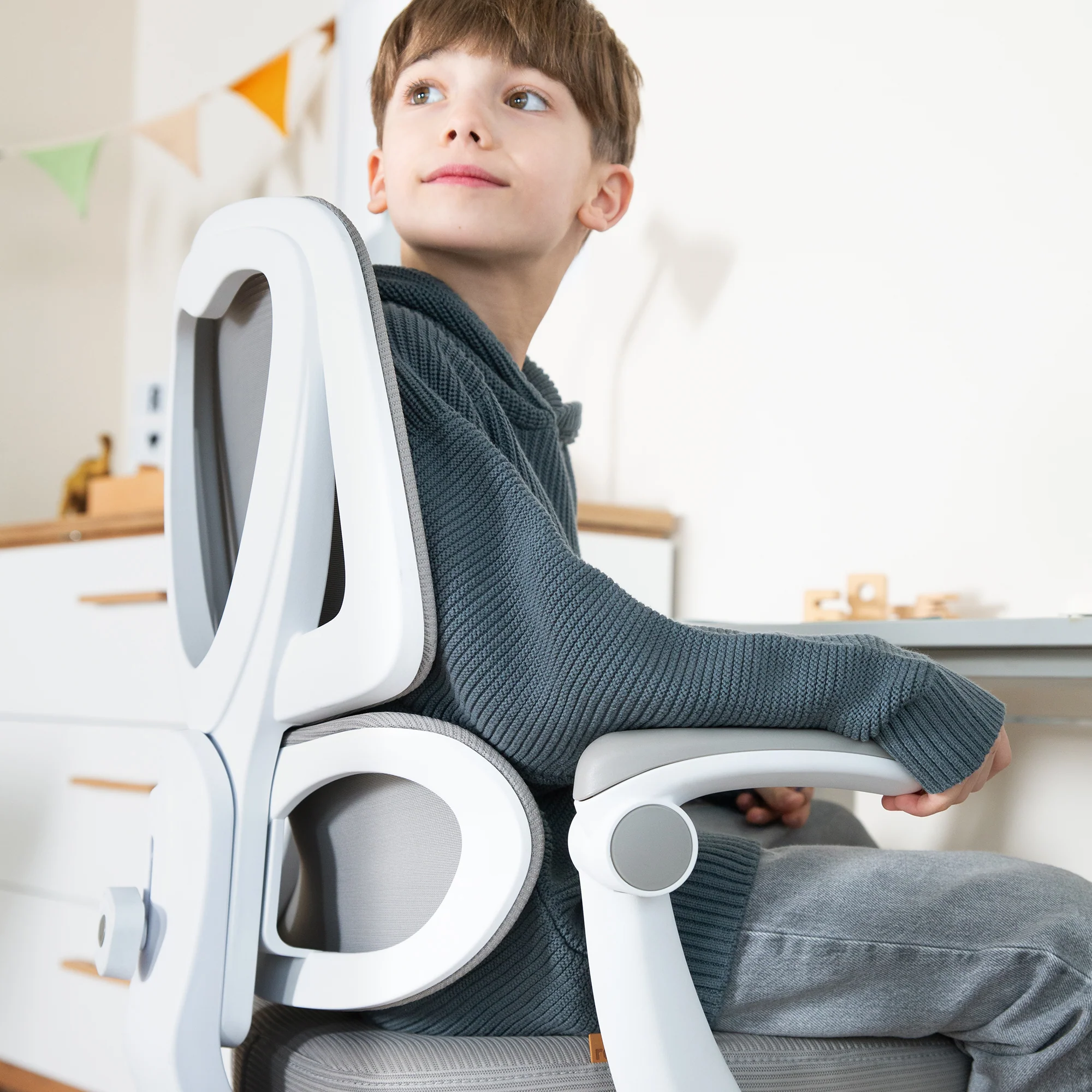 Kinderbürostuhl Smart Grow Premium - Ergonomischer Drehstuhl - Höhenverstellbar - Weiß / Grau - Image 24