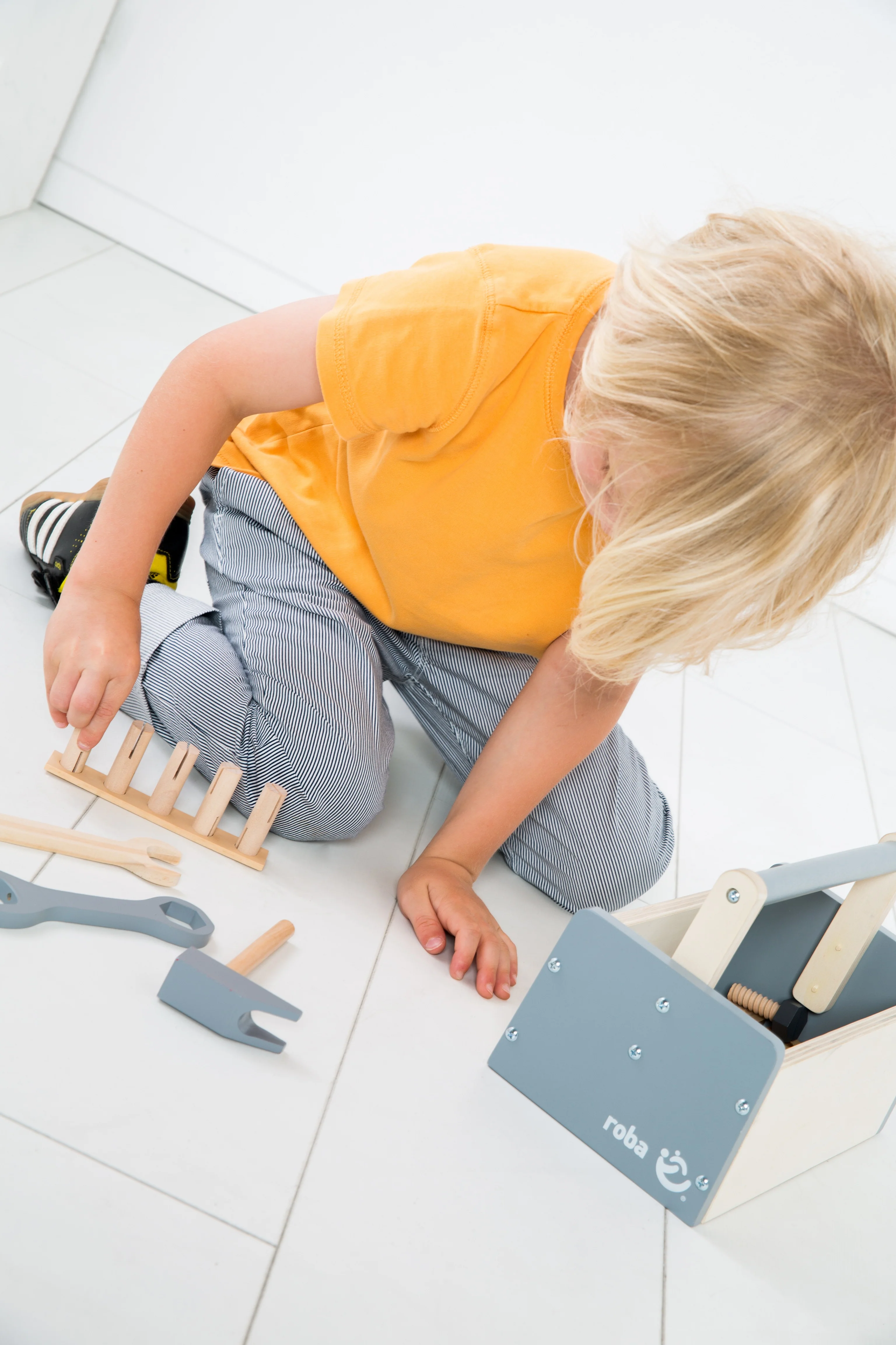 Werkzeugkiste für Kinder, Holzwerkzeugkasten, Holzbaukasten inklusive 22-teiligem Werkzeug - Image 18