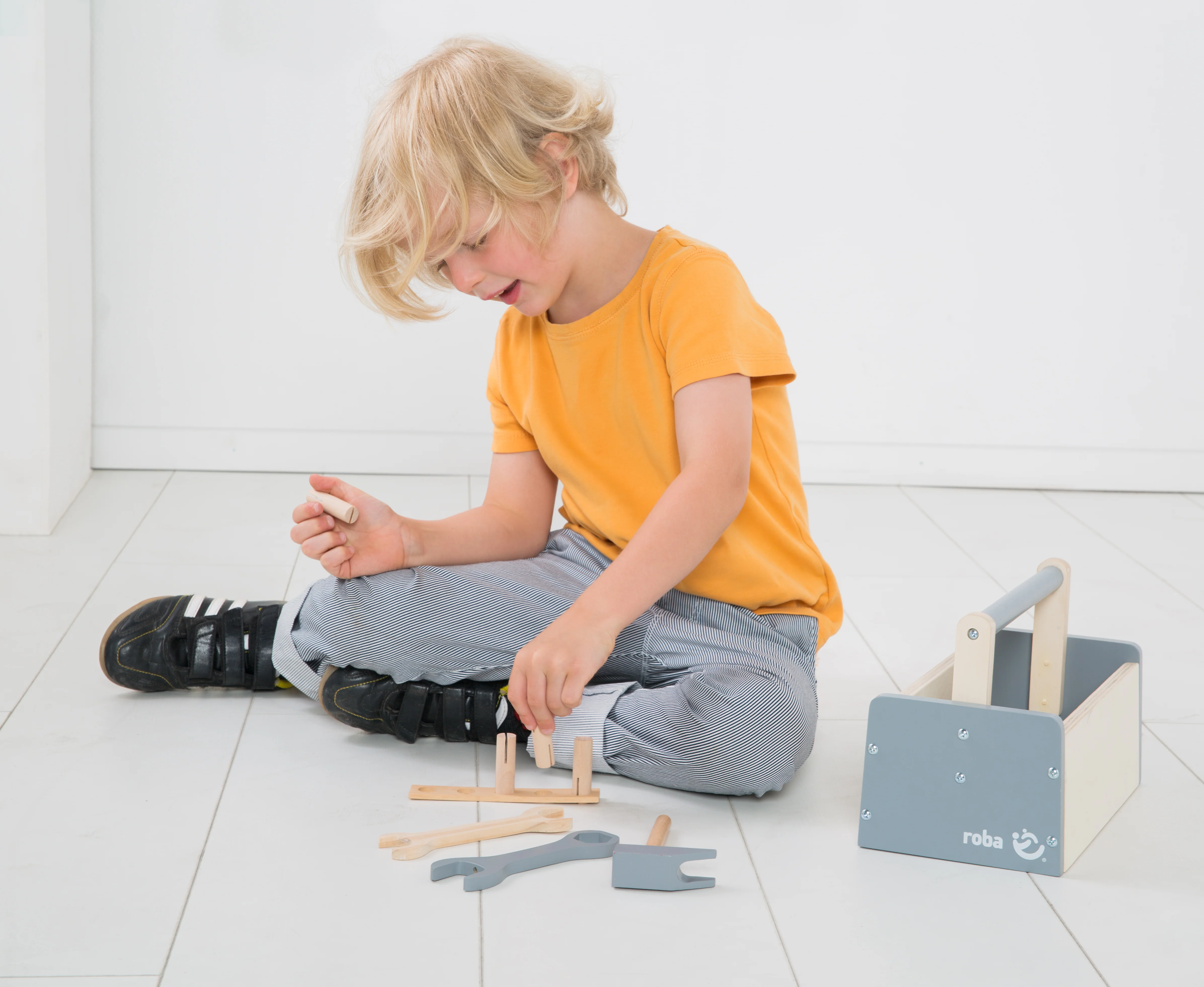 Werkzeugkiste für Kinder, Holzwerkzeugkasten, Holzbaukasten inklusive 22-teiligem Werkzeug - Image 4